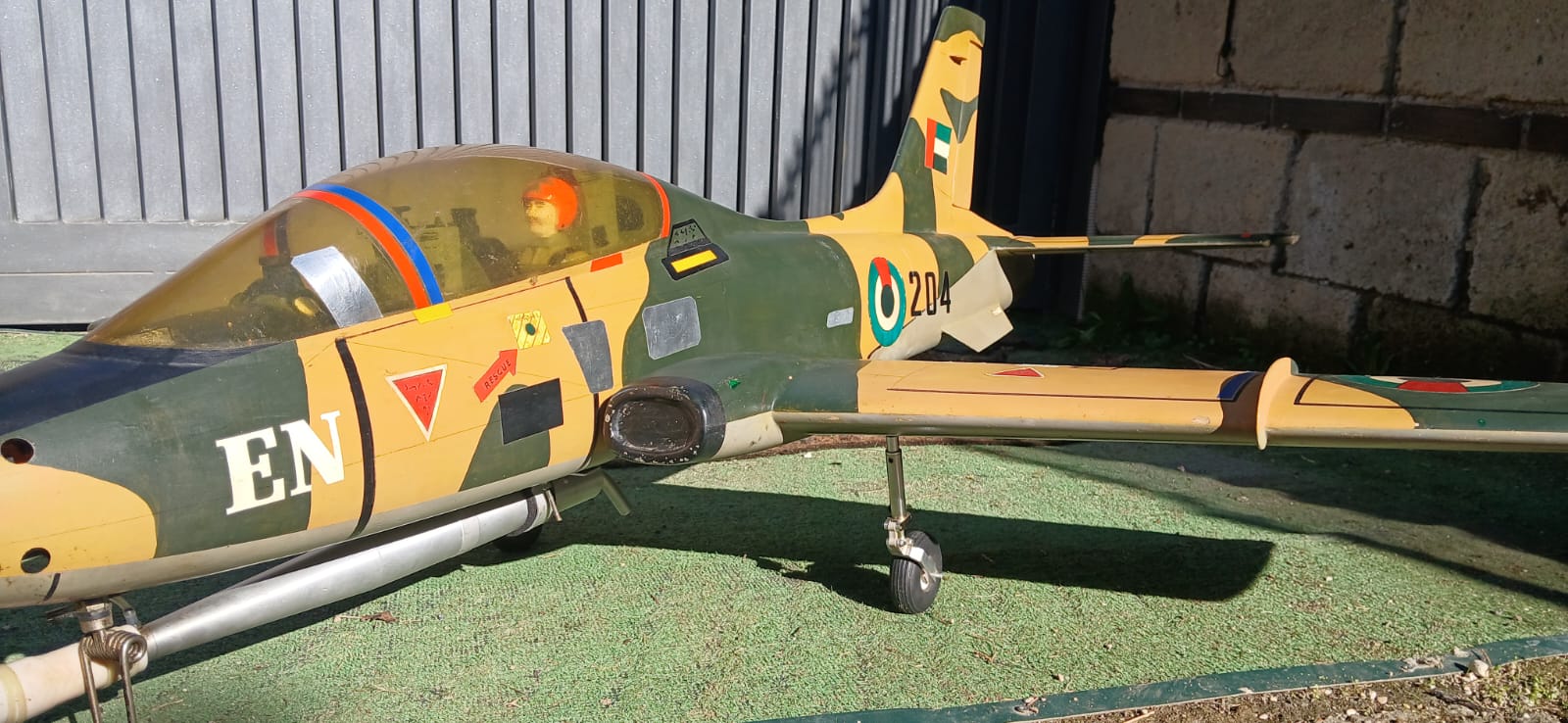 Anteprima 2 di MB-339